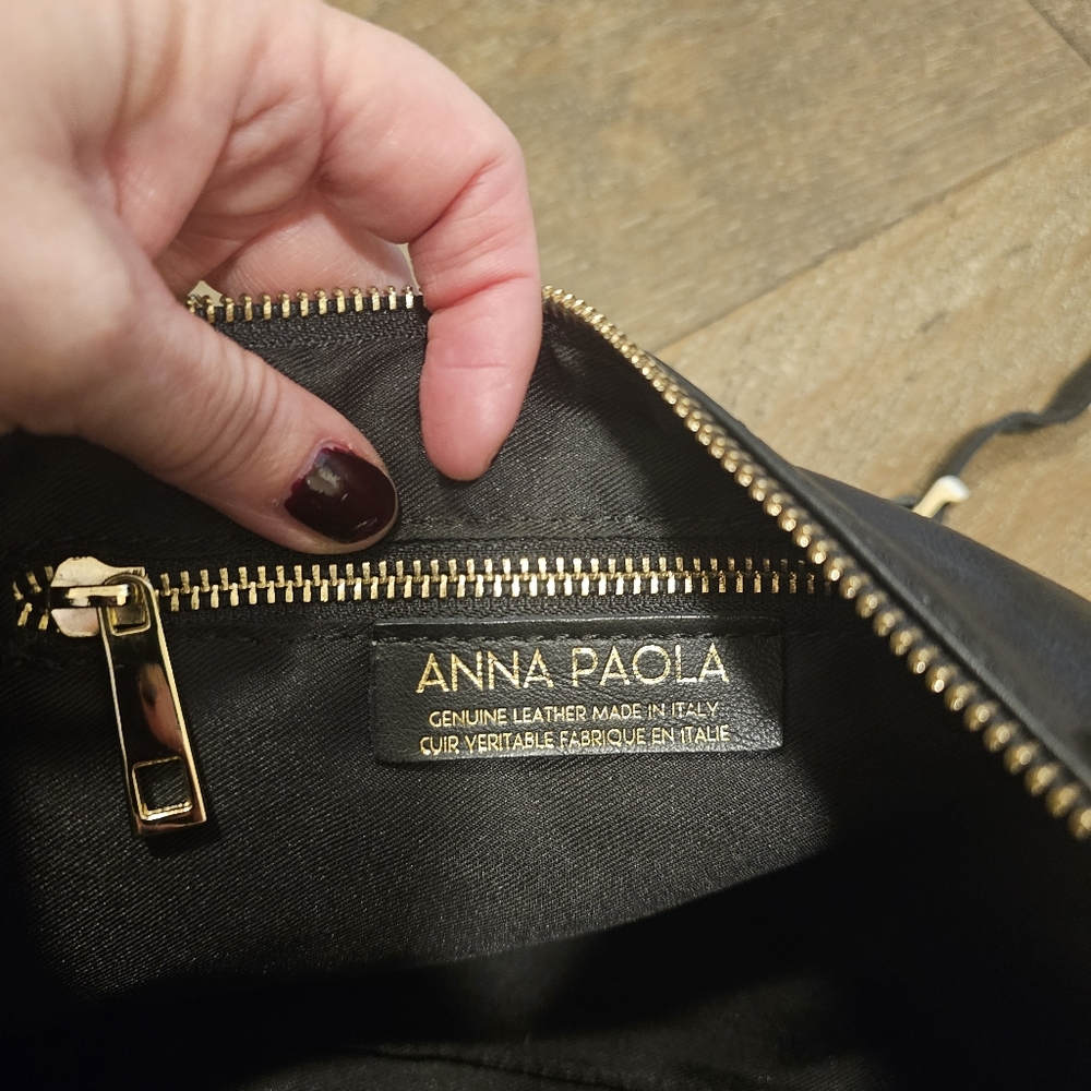Anna Paola Black Handbag - Picture 9 of 10